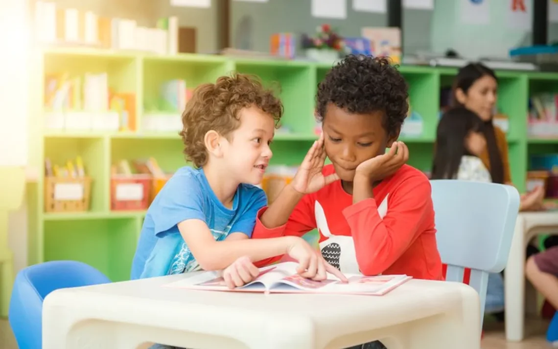 Educação de crianças pequenas, ensino para crianças pequenas, primeira infância