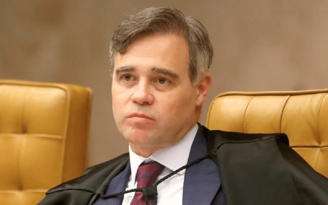 contratação, de advogado, sem concorrência, contratação, de advogado, sem processo, licitatório;