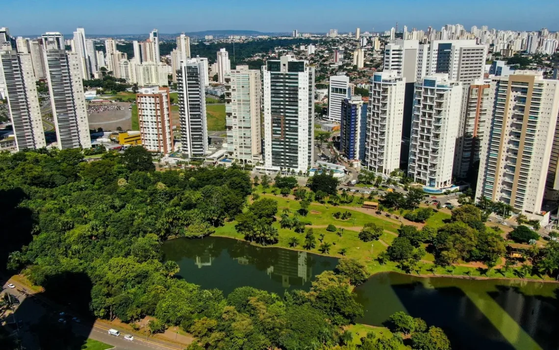 apartamentos, de alto padrão;