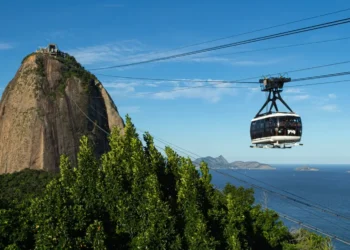 cooperação, união, colaboração;