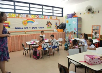 Educação, crianças, pequenas, ensino, para crianças, creches, pré-escolas;