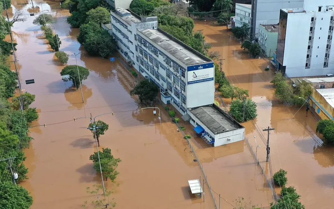 instituições de ensino, centros acadêmicos;