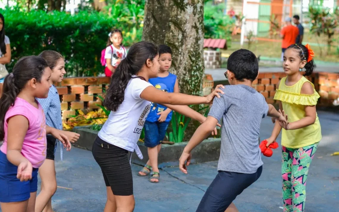 exercício físico, prática física, esportiva, movimento corporal;